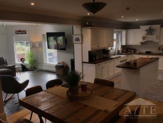 Dining area / kitchen