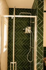 downstairs main bathroom