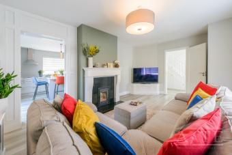 Main living room open into Kitchen