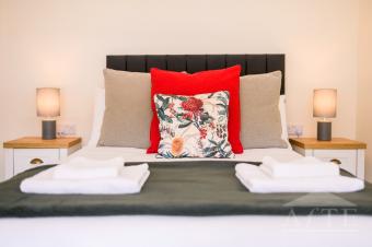 King bedroom 1