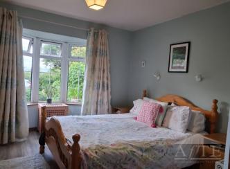 King size bed with ensuite