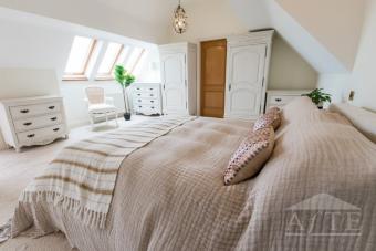 THE OPEN ACCOMMODATION