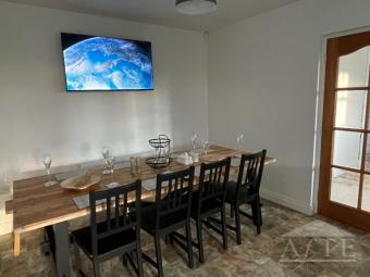 Spacious Dining Area
