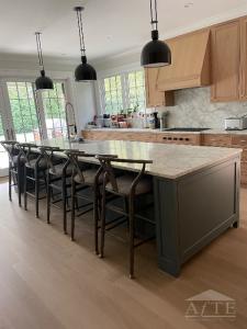 Custom kitchen, lots of light :)