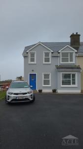 Front Pic with several car spaces