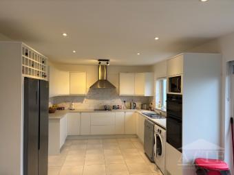 Fitted modern new kitchen
