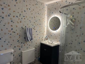 Main bathroom power shower