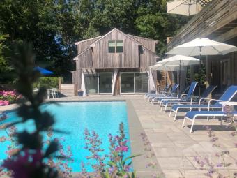 Modern and Bright Pool House Facade