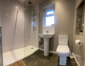 En-suite shower room