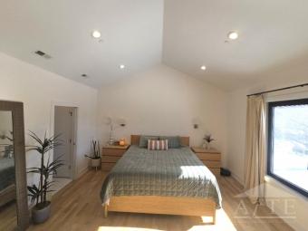 master bedroom with en-suite bath