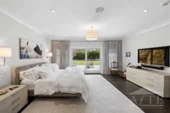 luxurious primary main level