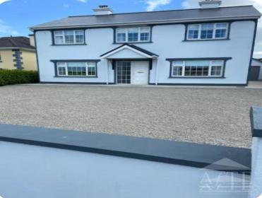 Ryder Cup 2027 Accommodation - Killarney - Exclusive Location 3 Minute walk to Town with Magnificent View