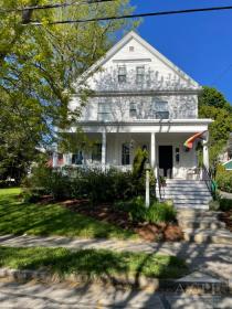 US Open 2022 Accommodation - Newton Centre, MA (steps to the Newton Centre T stop)