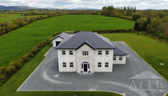 5 Bed Manor in Boher, Co. Limerick
