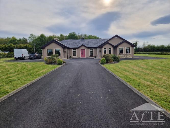 4 Bed Manor in Ballymacelligott, Co. Kerry