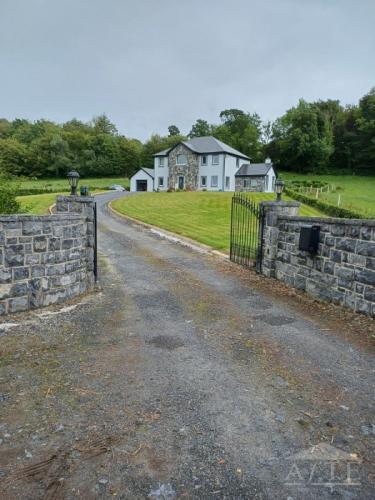 4 Bed Manor in Barefield, Co. Clare