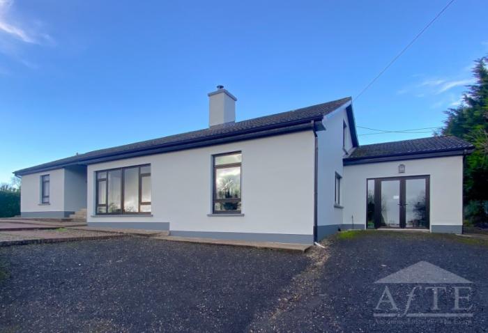 5 Bed Manor in Fenloe, Co. Clare