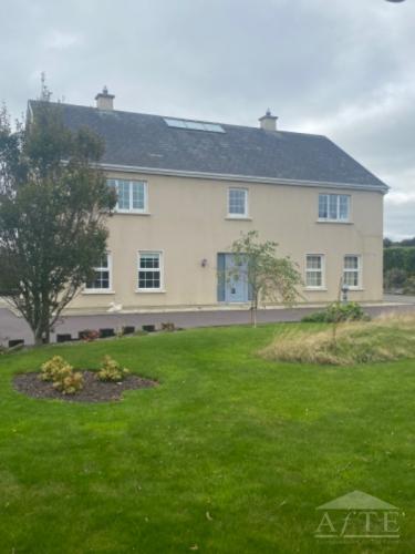 6 Bed House in Newcestown, Co. Cork