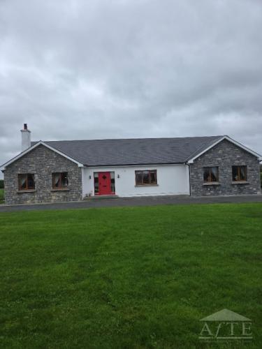 3 Bed Bungalow in Kiltoom, Co. Roscommon