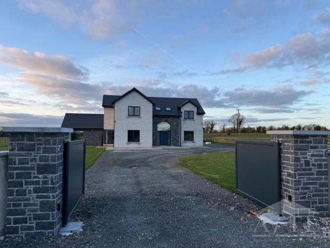 4 Bed Manor in Hospital, Co. Limerick