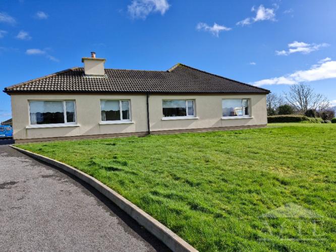 4 Bed Bungalow in Overlooking The Lakes Of Killarney, Co. Kerry